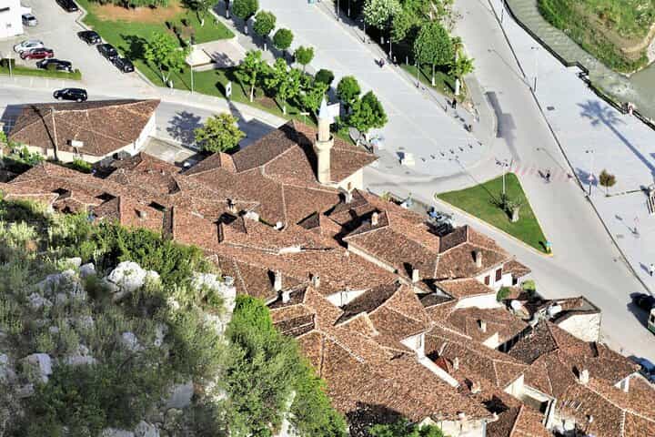 ברט - היסטוריה ואמנות ימי הביניים - טיול פרטי מטירה