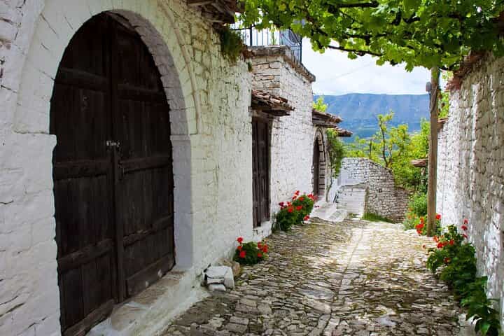 ברט - היסטוריה ואמנות ימי הביניים - טיול פרטי מטירה