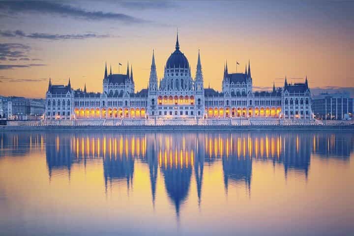 Private Stag Do Tour: Fun E-Scooter Ride with Games in Budapest