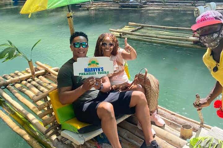 רפטינג בעזרת במבוק ורכיבה על סוסים מפאלמות ומונטגו ביי