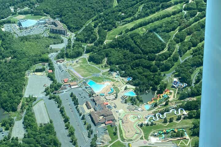 סיור אווירי במפל המים של דלוואר.