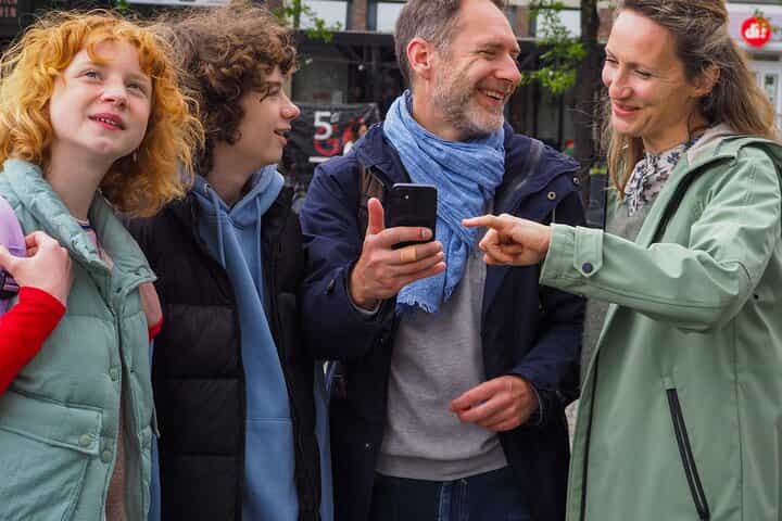 Discover the Secrets of Madrid while playing!