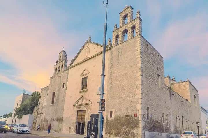 טיול חצי יום למרידה וגסטרונומיה המסורתית שלה