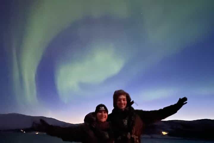 קרוז של אורות הצפון עם קטמרן מפוארת בתרומס, נורווגיה