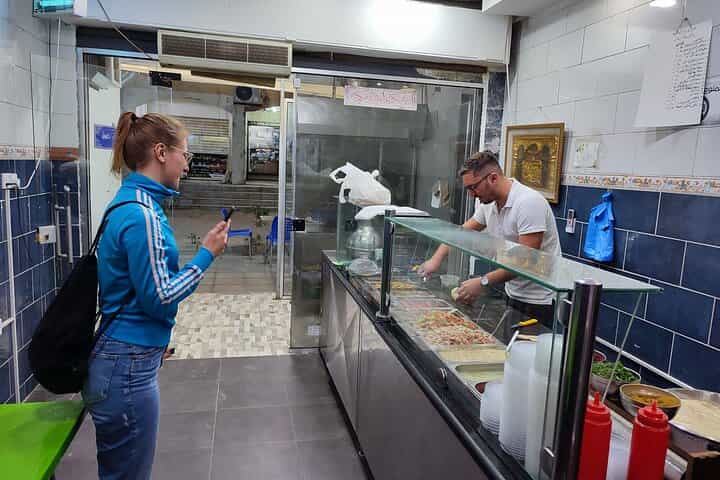 סיור הליכה באקבה: היסטוריה, תרבות ואוכל