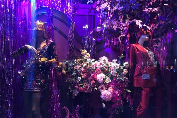 אורות ואטרקציות חגיגיים עם אמנות