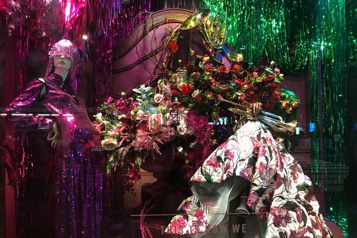 אורות ואטרקציות חגיגיים עם אמנות