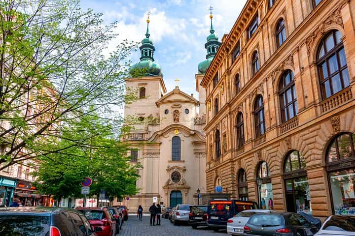 פראג: טיול משחק חקר אלכימיה ואמנויות אפלות