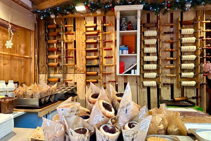 בודפשט וונדרלנד - סיור בשוקי חג המולד עם עוגת אח ויין חם