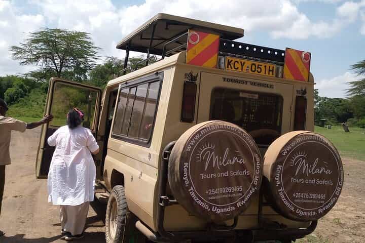 4 ימים של ספארי במאסאי מארה ואגם נקורו באיכות בינונית-יוקרתית