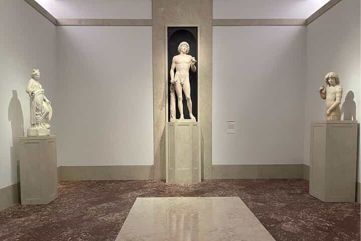 סיור פרטי על אמנות ופשע במוזיאון לאמנות Metropolitan