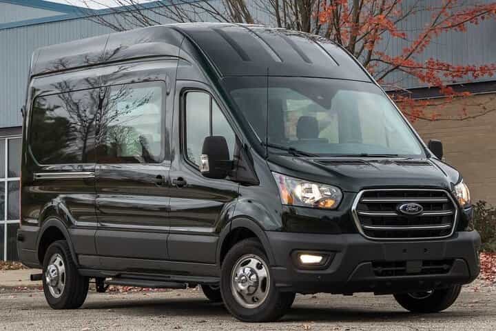 העברה פרטית מהנמל קנאוורל לאורלנדו על ידי אוטובוס או לימוזינה