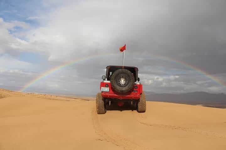 סיור ג'יפ חקר מדבר נליס אוף רוד. אתה נוהג, אנחנו מדריכים.