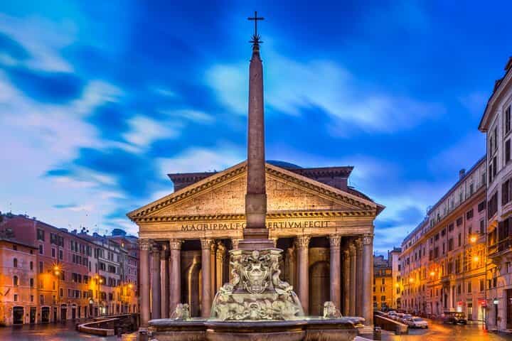 Private Christmas Walking Tour in Andorra la Vella