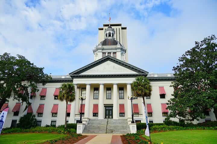 Love Tales of Tallahassee- A Private Walking Tour