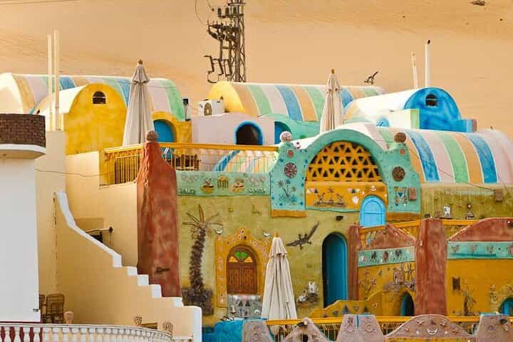 כפר נובי וגן בוטני באמצעות סירה מנועית סיור פרטי