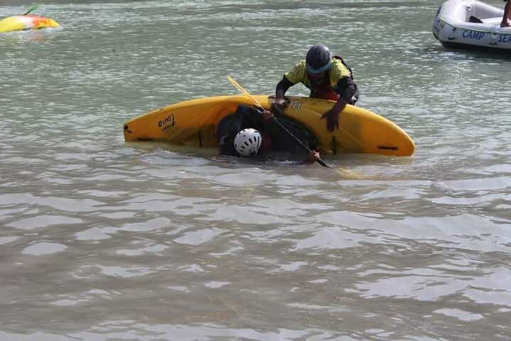 Kayak lessons in Rishikesh
