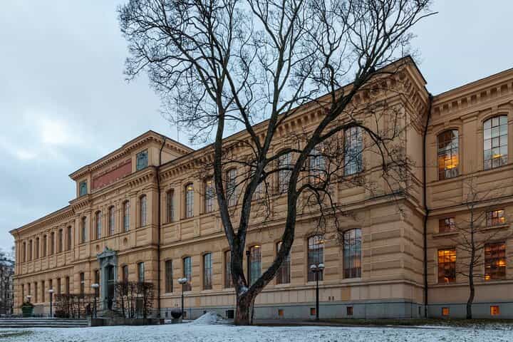 Private Walking Tour: Stockholm New Town Landmarks