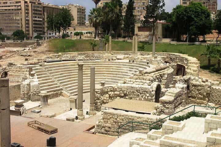 סיור יומי באלכסנדריה ממלונות, שדות תעופה ונמלים של אלכסנדריה