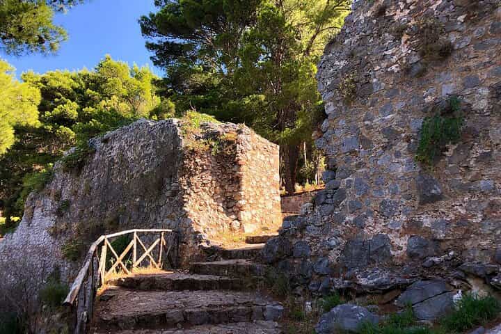 צפאלו: סיור הליכה מודרך בפארק הארכיאולוגי רוקה