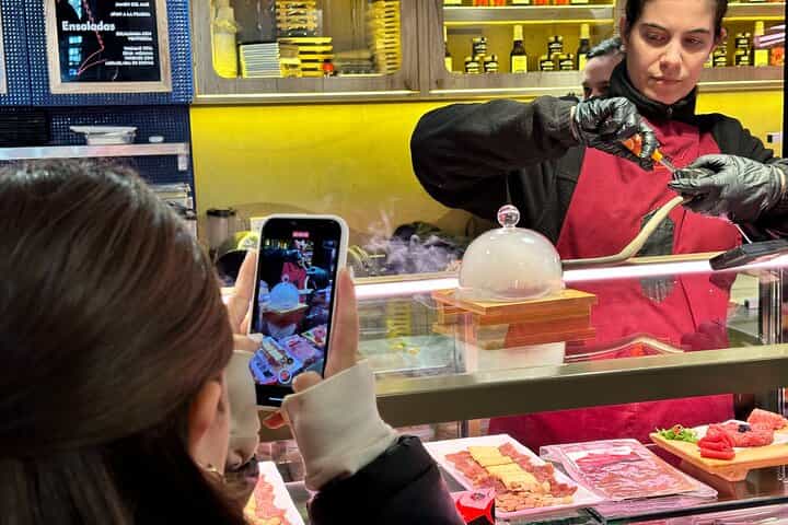 Madrid: Premium Bluefin Tuna Tasting at San Miguel Market