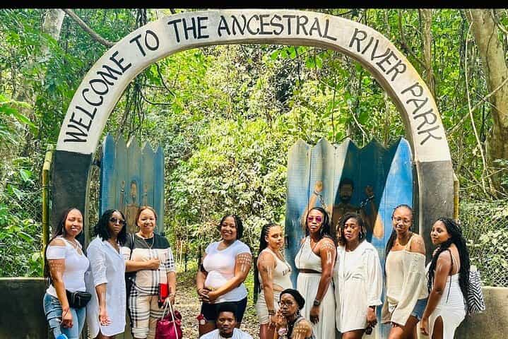 עקרא לאסין מנסו נהר העבדים, היסטוריה שחורה והרפתקה גדולה