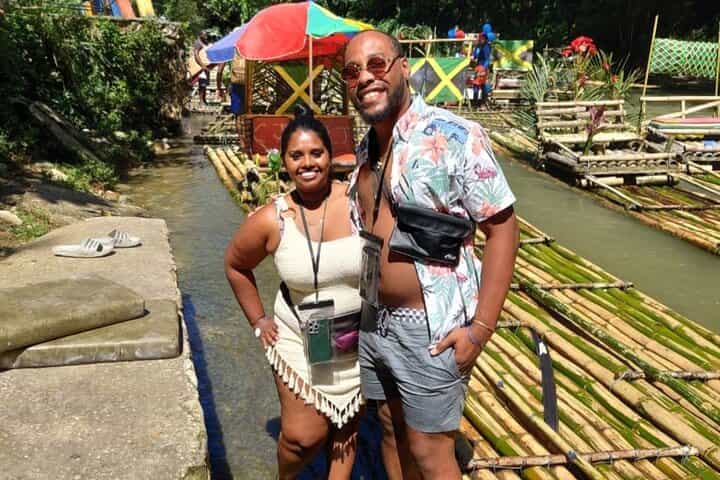 חתירה בסירה מקנה עם מסאז' ידיים ורגליים מאבן גיר ממונטגו ביי