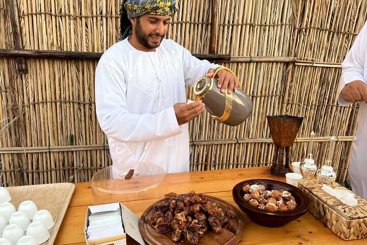 Dubai Heritage Safari with Vintage Ride, Entertainment and Dinner