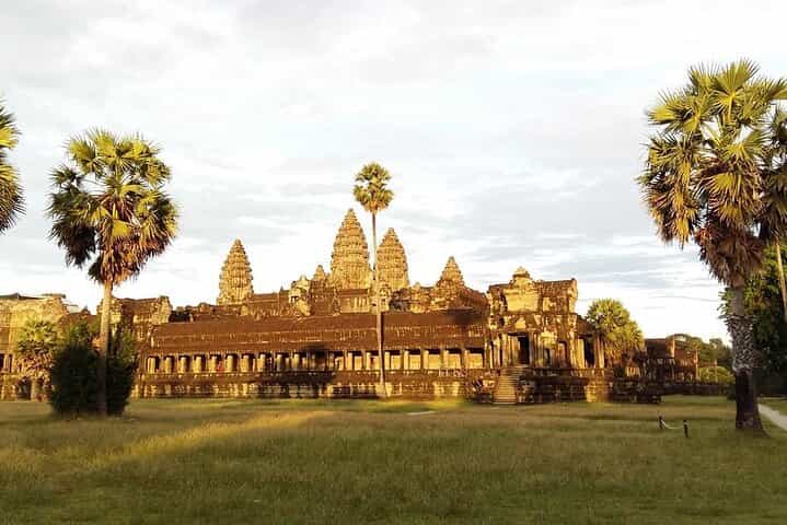 15-Day Cambodia Tour: Top Must-See Experiences & Best Attractions