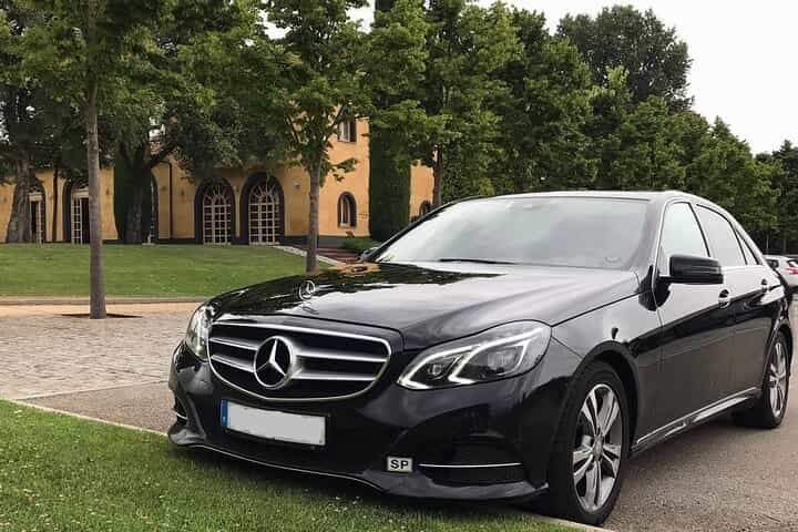 העברה משדה התעופה בברצלונה לאנדורה. (1 עד 3 נוסעים)