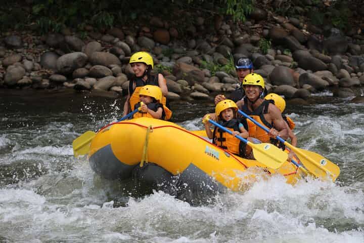 Whitewater Rafting on the Sarapiquí River, Costa Rica – Class IV