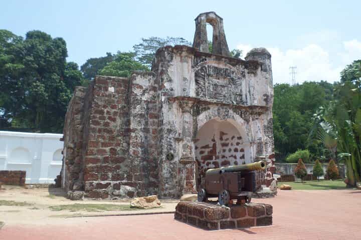 Historical Melaka Day Tour: St. Peter Church, Porta De Red Square