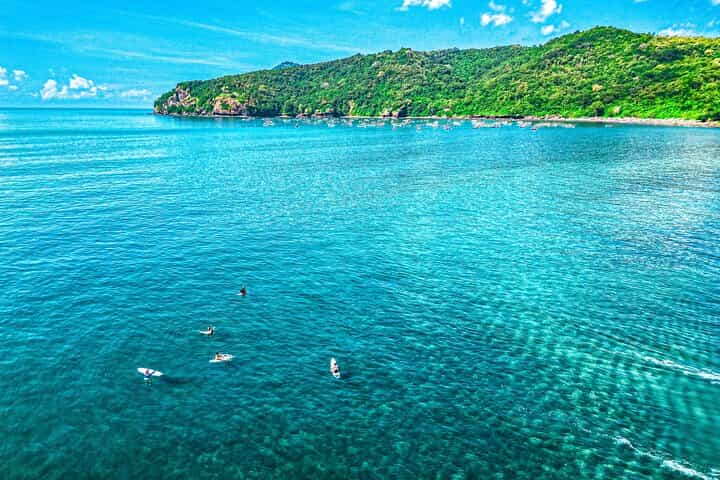 פעילות שיעורי גלישה פרטיים למשך 3 ימים בבאלי, אינדונזיה