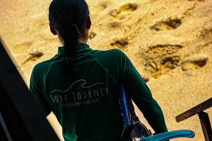 פעילות שיעורי גלישה פרטיים למשך 3 ימים בבאלי, אינדונזיה