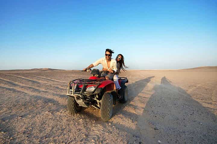 רכיבת קואדים ורכב עכביש ספארי מגה בהורגדה