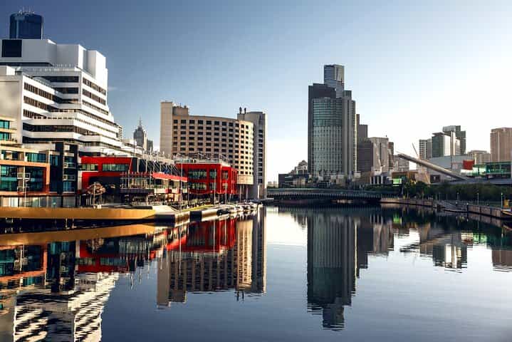 Melbourne's Lovers' Lane: A Scenic City and Cultural Private Walk