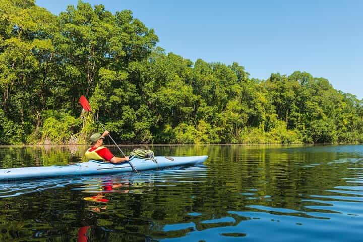 חוויה פרטית של קיאקים בגלה במשך ארבע שעות