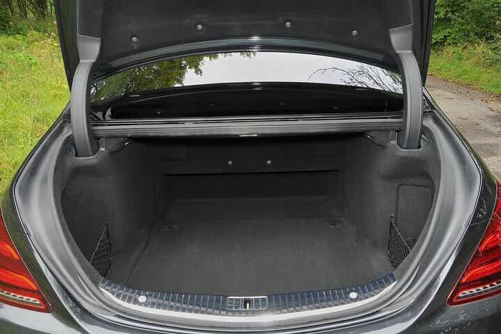 Arrival Transfer Zanzibar Airport ZNZ to Zanzibar by Luxury Car