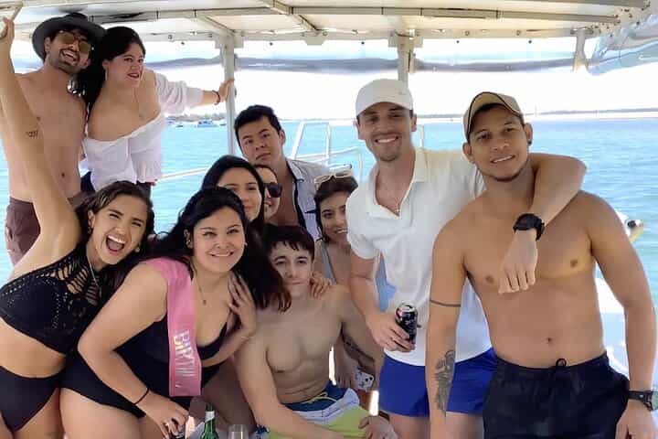 שיט פרטי של 3 שעות מ-Surfers Paradise ל-Wavebreak Island