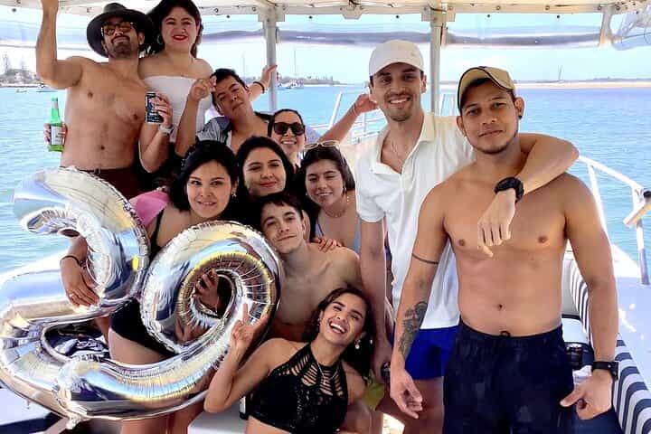 שיט פרטי של 3 שעות מ-Surfers Paradise ל-Wavebreak Island