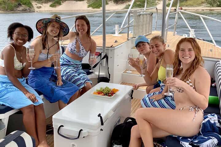 שיט פרטי של 3 שעות מ-Surfers Paradise ל-Wavebreak Island