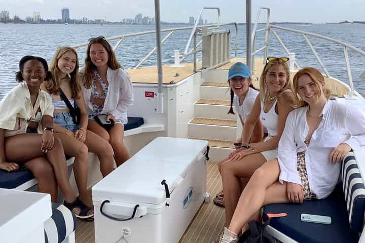 שיט פרטי של 3 שעות מ-Surfers Paradise ל-Wavebreak Island