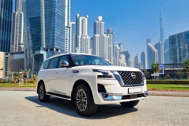 10 שעות רכב פרטי עם נהג בדובאי