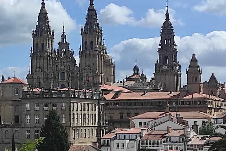  The Camino Walk &Santiago de Compostela Private SHORE Tour 