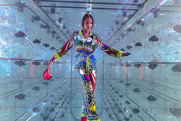 סיור פרטי ל AYA Universe וכיכר הנסים של דובאי עם העברה