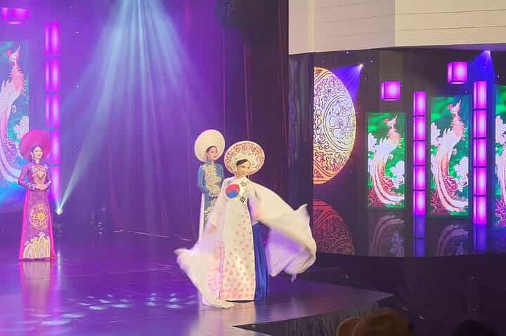 Experience Traditional Amazing Ao Dai Show in Da Nang City
