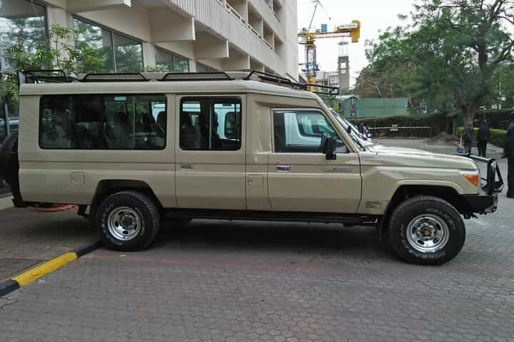 ספארי פרטי של 4 ימים המאסאי מארה ואגם נאקורה