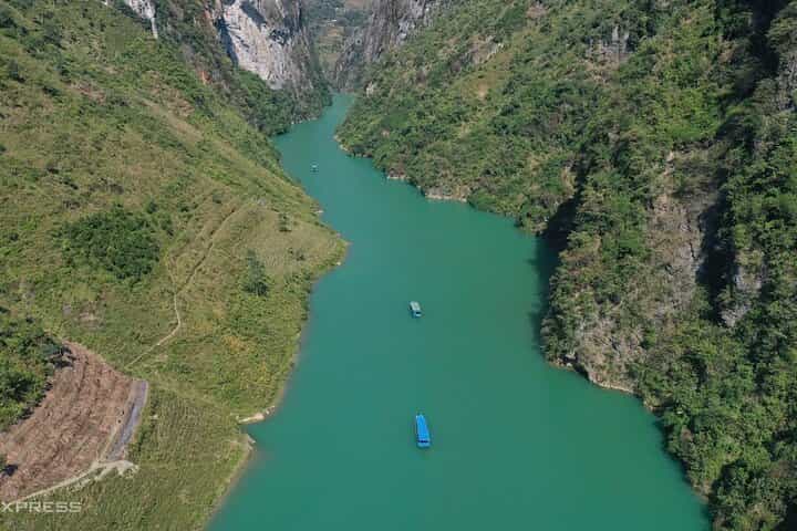Private 4 Day Car Tour To The Loop in Ha Giang
