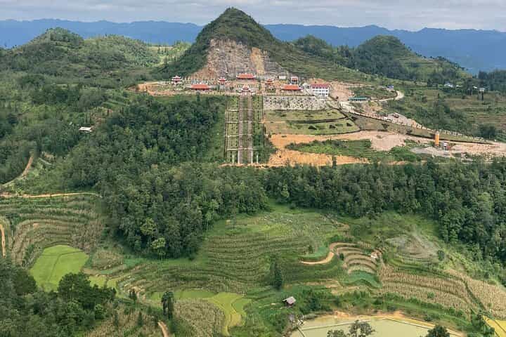 Private 4 Day Car Tour To The Loop in Ha Giang