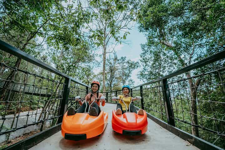 חווית Vientiane Sky Luge ו-Roller Zipline